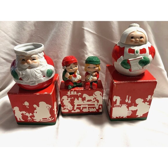 Avon Claus & Company SANTA Creamer MRS CLAUS Sugar Bowl ELVES Salt & Pepper Set - Picture 3 of 8